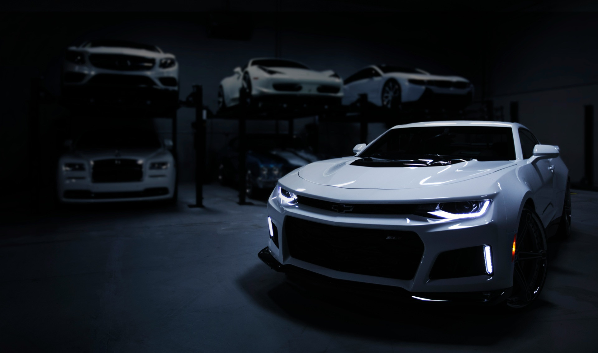 Flex Auto bilforhandler showroom